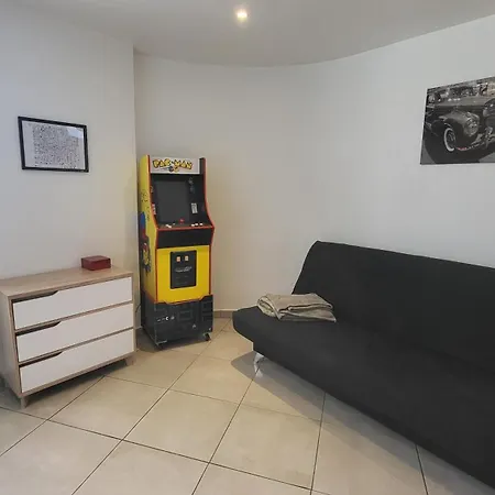 Apartment Les Merles A